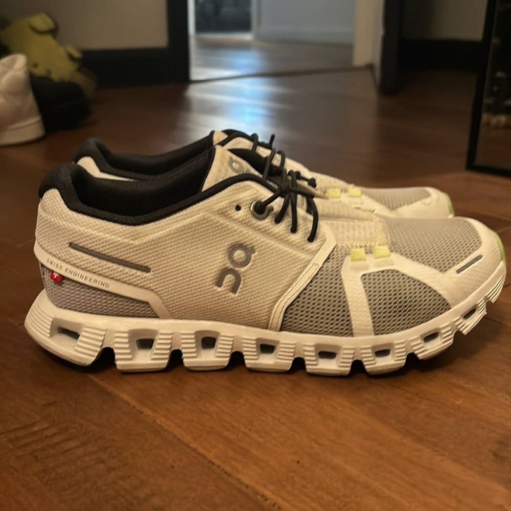 ON Cloud Sneakers